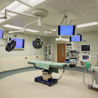 Photo of an operating room at Tanner Medical Center/Carrollton.